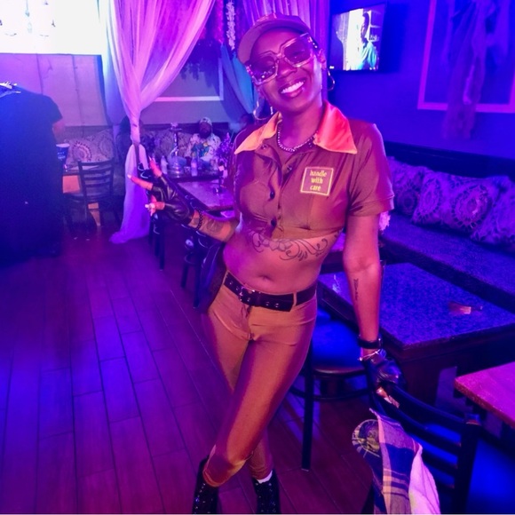 Delivery Costume Set - Picture 2 of 2